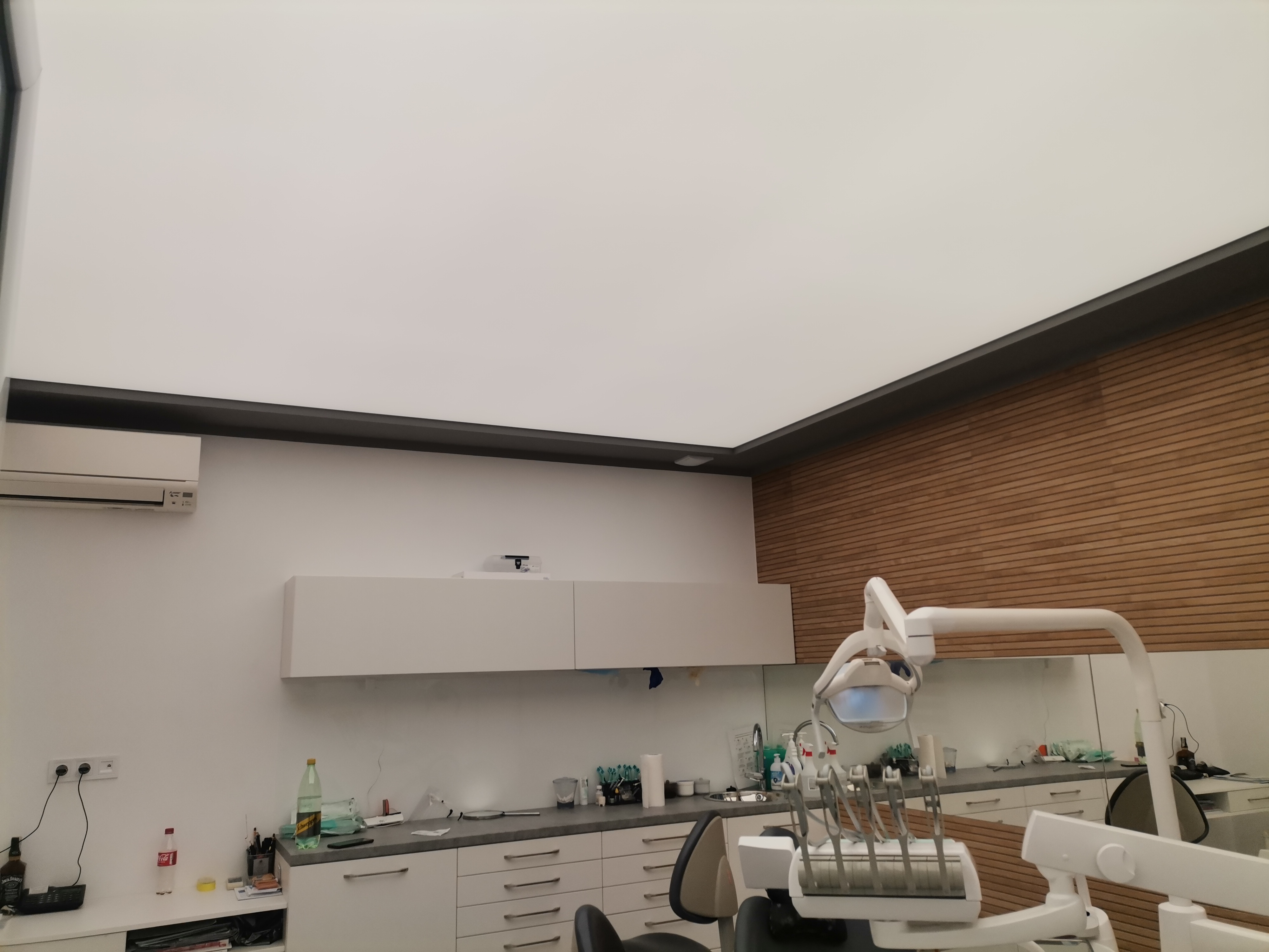 Опънати тавани Clipso в дентална клиника